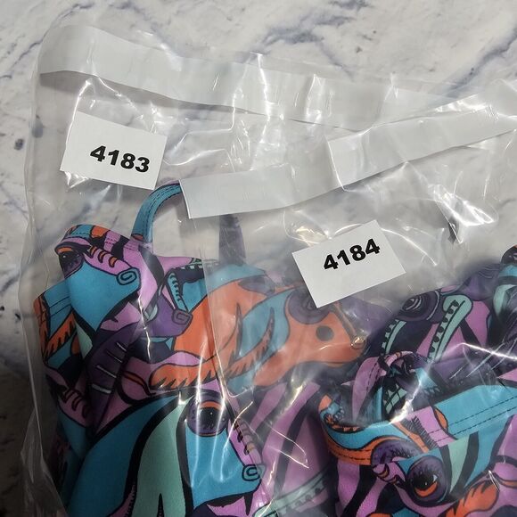Nike WOMENS SZ M HydraStrong Bulls Ox Printed Purple One Piece Swimsuit Beach - Picture 13 of 13